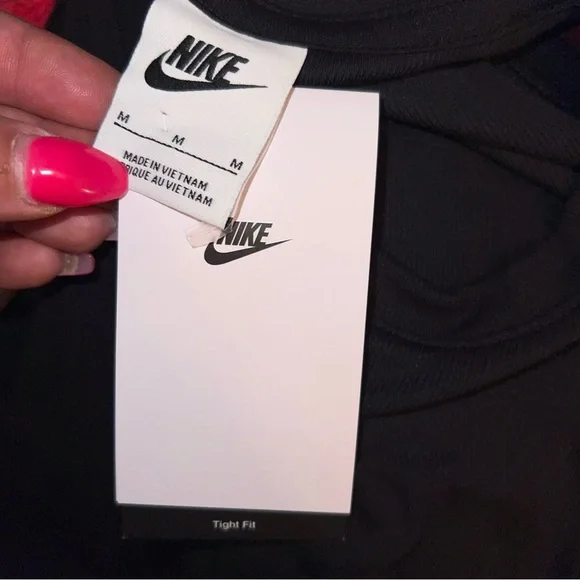 Nike Black Sleeveless Cropped Tank Top - Picture 8 of 10